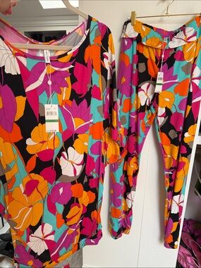 Trina Turk Set - Floral Tunic and Pant Set in Fuchsia, Orange, Turquoise